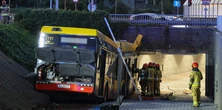 Warszawski autobus wpadł do przejścia podziemnego. Prokurator wspomina o innym podobnym przypadku