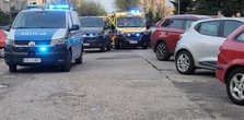 Przerażające odkrycie na osiedlowym parkingu w Poznaniu. 52-latka nie udało się uratować