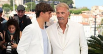 Syn Kevina Costnera skradł całe show na Festiwalu Filmowym w Cannes. 15-latek to cały tata