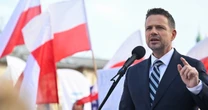 Spada poparcie dla Rafała Trzaskowskiego. Ekspert wskazuje na "poważne błędy"