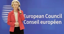 Polityka przez WhatsAppa. Co zmieni wyrok w sprawie "Pfizergate"? Unijni biurokraci będą musieli bardziej uważać