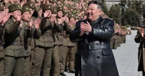 "Święta misja". Tak północnokoreańskie media tłumaczą decyzję Kim Dzong Una
