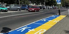 Zobaczyła pasy na ulicy w Rzeszowie i wpadła w szał. "Tu jest Polska!"