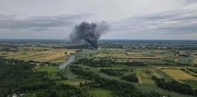 Niepokojący widok z Mazowsza. Płonęły setki zbiorników