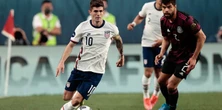 Gospodarze mundialu nie dali szans rywalom. Rozbili ich już w pierwszej połowie [WIDEO]