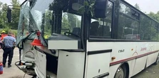 Wypadek autokaru z dziećmi jadącym na wycieczkę. Ratowali ich strażacy z OSP