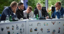 Szczyt w Tiranie w cieniu rozmów w Stambule. Nowy kanclerz Niemiec nawet nie miał jak się wykazać