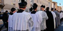 Niepokojące sygnały z Kościoła. Emeryci muszą ratować parafie