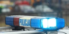 Niebezpieczny wypadek podczas prac na wysokości. 67-latek porażony prądem, gdy ściągał dekoracje