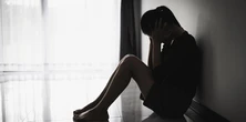 "Wyrywała sobie resztki włosów z głowy". 50-latka z Krakowa miała żyć w izolacji niemal 30 lat