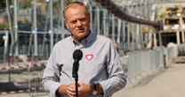 Dziennikarz nagle zaczął mówić o włosach Donalda Tuska. Tak zareagował premier