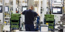 Coś złego dzieje się w polskim przemyśle. Firmy tną produkcję i zwalniają ludzi