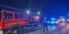 Tragedia pod Oławą. Motocykl stanął w płomieniach, auto zatrzymało się w rowie