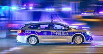 Pościg za pijanym kierowcą w Warszawie. Potrącił policjanta i uszkodził trzy radiowozy