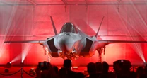 "Fronty Wojny". Jak chronić polskie F-35 przed atakiem. "Każdy hangar przedziurawiony bombą"
