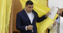 George Simion, skrajnie prawicowy "mesjasz" rumuńskich emigrantów. "Poprzez swoje głosy mogą zniszczyć ten kraj"