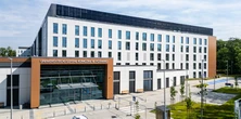 Pacjent walczył o życie w szpitalu. Gdy wyszedł kazali mu zapłacić 1300 zł za parking!