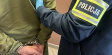 Dramatyczne wydarzenie w Piszu. Ugodził znajomego nożyczkami w szyję. "Chciał zabić"
