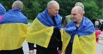 Wymiana jeńców. Z rosyjskiej niewoli do Ukrainy powrócili żołnierze i cywile. Wśród nich są oficerowie i osoby uznane za zaginione w akcji