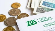 Nawet o 2442,58 zł wyższa wypłata z ZUS dla seniorów. Takie dodatki przysługują do emerytury lub renty