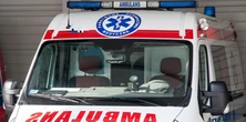 Bus zmiażdżony przez pociąg Intercity "Rybak" w warmińsko-mazurskim. Są utrudnienia na trasie [ZDJĘCIA]