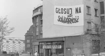 Tak wyglądał symboliczny koniec komunizmu w Polsce. Dr Przeperski: dla władzy to był szok