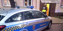 Przyjechali na interwencję do mężczyzny siedzącego w fotelu. Odkryli coś przerażającego