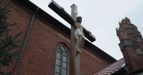 Ks. Andrzej Kobyliński o intronizacji Jezusa w Makowie: to ośmiesza religię