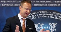 Szef węgierskiej dyplomacji oskarża "prowojennych polityków UE" o sabotowanie spotkania Trumpa i Putina