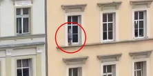 Krzyk przerażenia na rynku w Strzegomiu. 3-latek na parapecie! Matka była… w środku