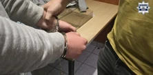 Wywabili 18-latka z mieszkania. Grozili, że wszystko upublicznią