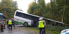 Młodzież jechała autobusem do szkół. Pod Puckiem stało się coś strasznego