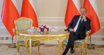 Donald Tusk opuścił Pałac Prezydencki. Nawrocki kazał mu czekać dwie minuty [RELACJA NA ŻYWO]