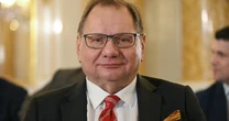 Ryszard Kalisz wygwizdany po uroczystości. Teraz odpowiada. "Zmanipulowani ludzie"