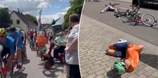 Wjechała skuterem inwalidzkim w peleton. Doszło do poważnej kraksy [WIDEO]