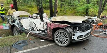 Auto warte milion idzie na złom. Kierująca i jej pies cudem przeżyli
