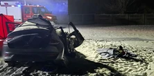 Dramat na Mazowszu. Wjechali wprost pod szynobus. Dwie osoby nie żyją