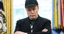 "Pycha odebrała mu jasność myślenia". Siedem grzechów głównych Elona Muska. Zbliżył się do słońca i runął w przepaść