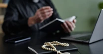 Były ministrant ujawnił szczegóły molestowania. Ksiądz "w tym czasie robił notatki"