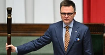 POLITICO: Szymon Hołownia staje się problemem dla Donalda Tuska. Niegdyś "cudowne dziecko" polskiej polityki, teraz jest słabym ogniwem koalicji