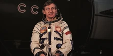 Hermaszewski zabrał w kosmos zaskakujące rzeczy. Po latach dał coś papieżowi