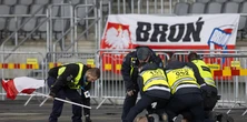 Chciał wbiec na boisko podczas meczu z Litwą. Policja ujawniła wstrząsający szczegół. "2,6 promila"