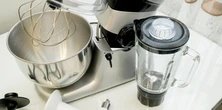 Wielofunkcyjne roboty kuchenne ze wbudowaną wagą. Potrafią wiele, kosztują mało