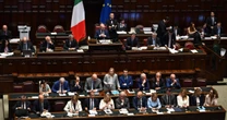 Nietypowy wniosek we włoskim parlamencie. "Ludzie są przebodźcowani"