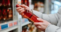 Do ministerstwa wpłynęła kontrowersyjna petycja. Zakłada zakaz sprzedaży alkoholu seniorom