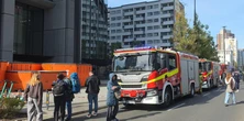 Strażacy rozłożyli poduszki powietrzne w centrum Warszawy. To nie są ćwiczenia