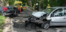 Tragiczny wypadek w Górach Złotych. Pięć osób rannych i jedna ofiara po zderzeniu czołowym