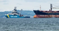 Problemy masowca płynącego do portu w Rosji. Szwedzka straż w gotowości