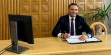 Zarobił więcej niż Tusk i Trzaskowski. Niebotyczna pensja sekretarza gminy