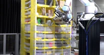 W Amazon pracuje ponad 750 tys. robotów. Najnowszy jest wyposażony w „zmysł” dotyku